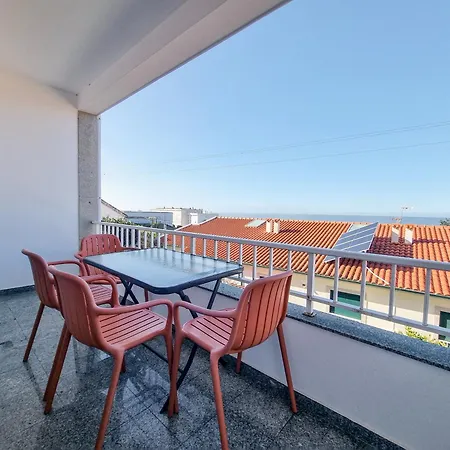 Lucia ヴィラ・プライア・デ・アンコラ