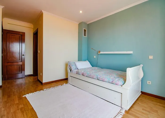 Lucia * ヴィラ・プライア・デ・アンコラ